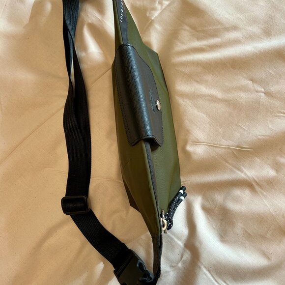 Longchamp Le Pliage medium belt bag in khaki green - Picture 7 of 7